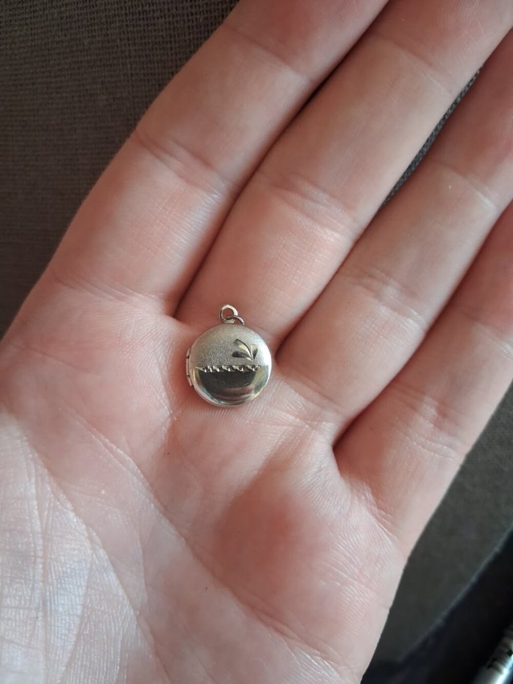 Mini locket pendant